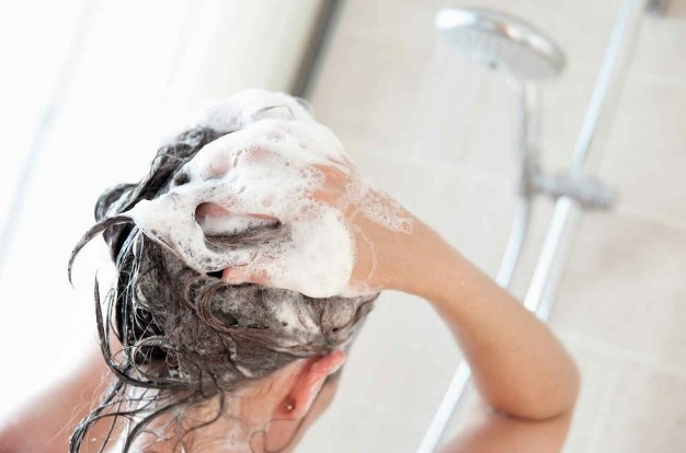 O significado dos sonhos de lavar o cabelo